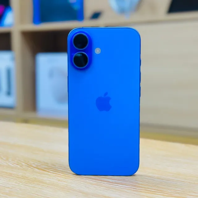 Image of iPhone 16 simple 128 giga open box
