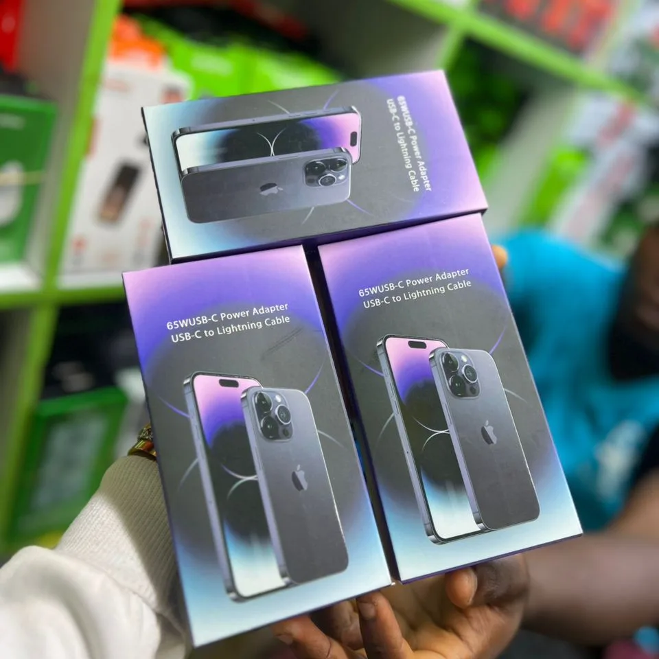 Photo 1 du produit - Apple fast charger USB-C 65W