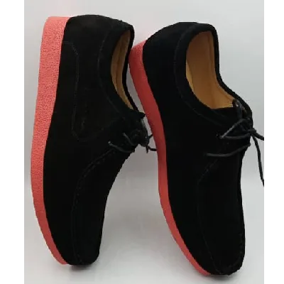 Photo 1 du produit - Chaussure Wallabees pointure 39-46