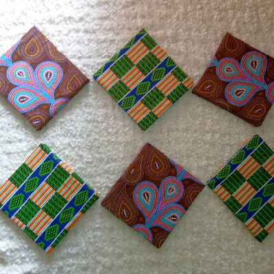 Photo 1 du produit - Galerie murale en tissu africain