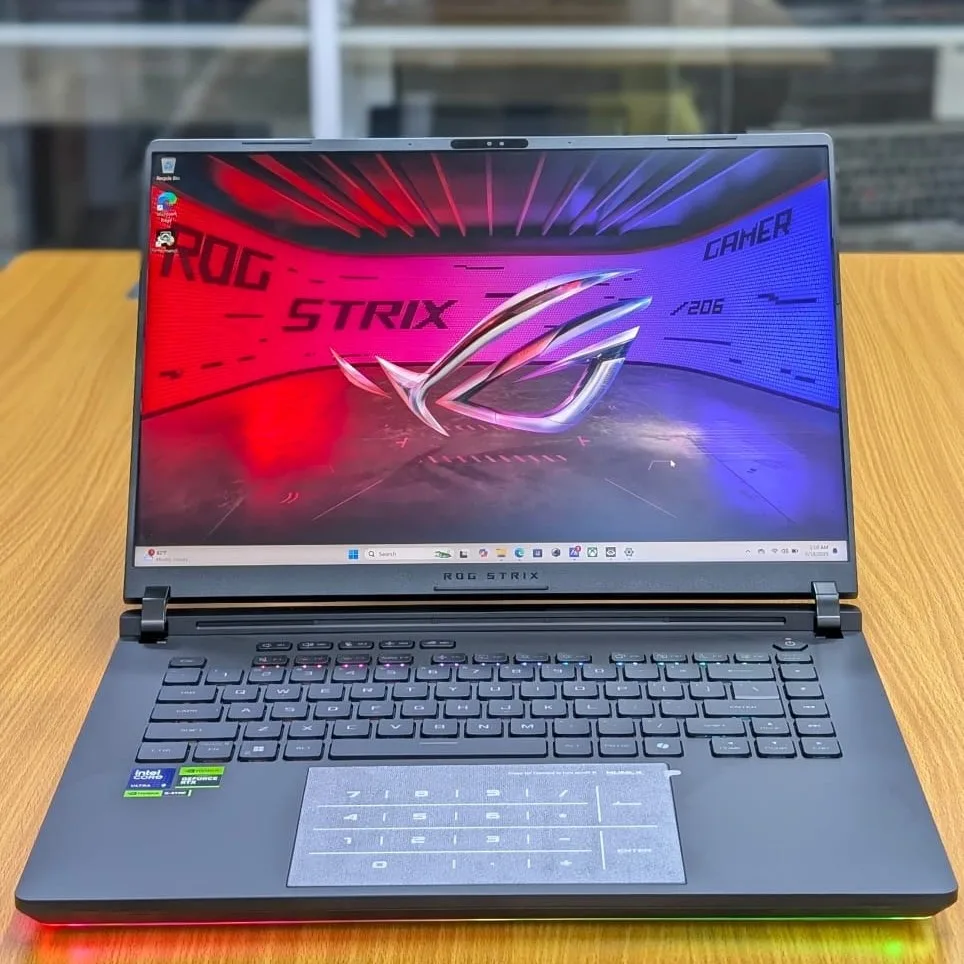 Photo 1 du produit - Asus ROG Strix scar 16 2025