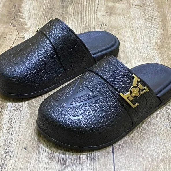 Image de babouche Louis Vuitton