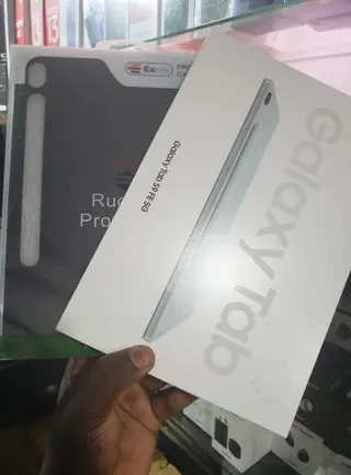Photo 1 du produit  - TABLETTE SAMSUNG GALAXY TAB S9FE+ 5G 256/12