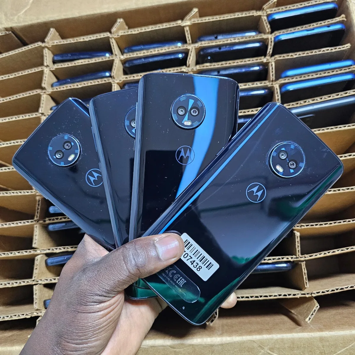 Product image attachment 1 - Motorola g6+