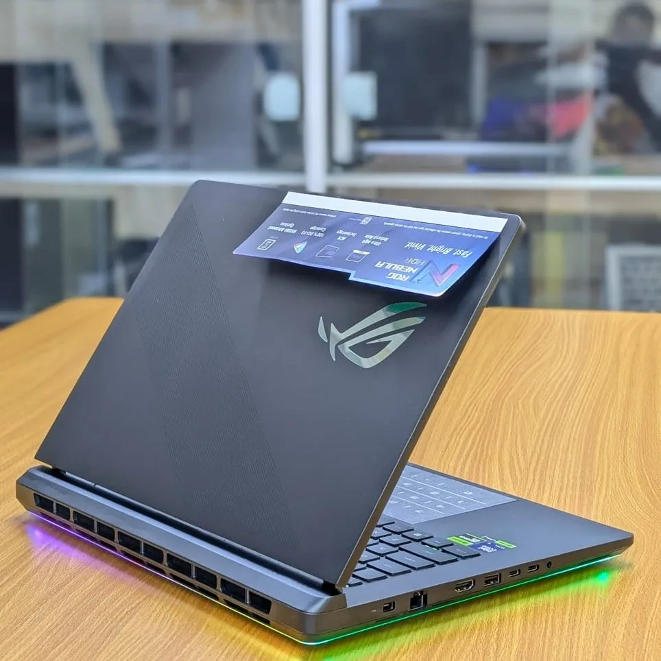 Photo 1 du produit - Asus ROG Strix scar 16 2025