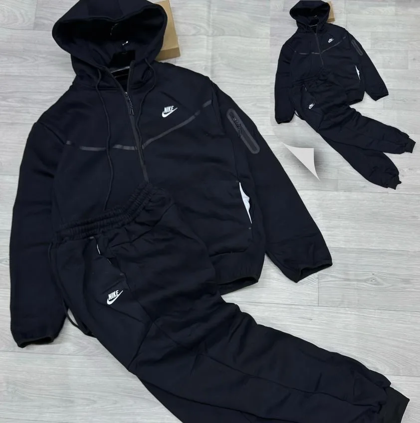 Photo 1 du produit - NIKE TECH
