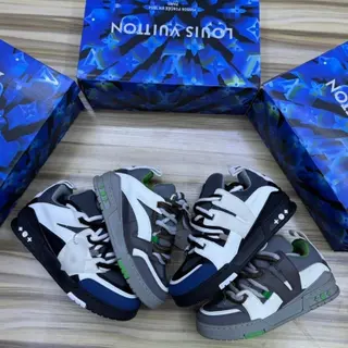Product image attachment 2 - Luis Vuitton original (with box)