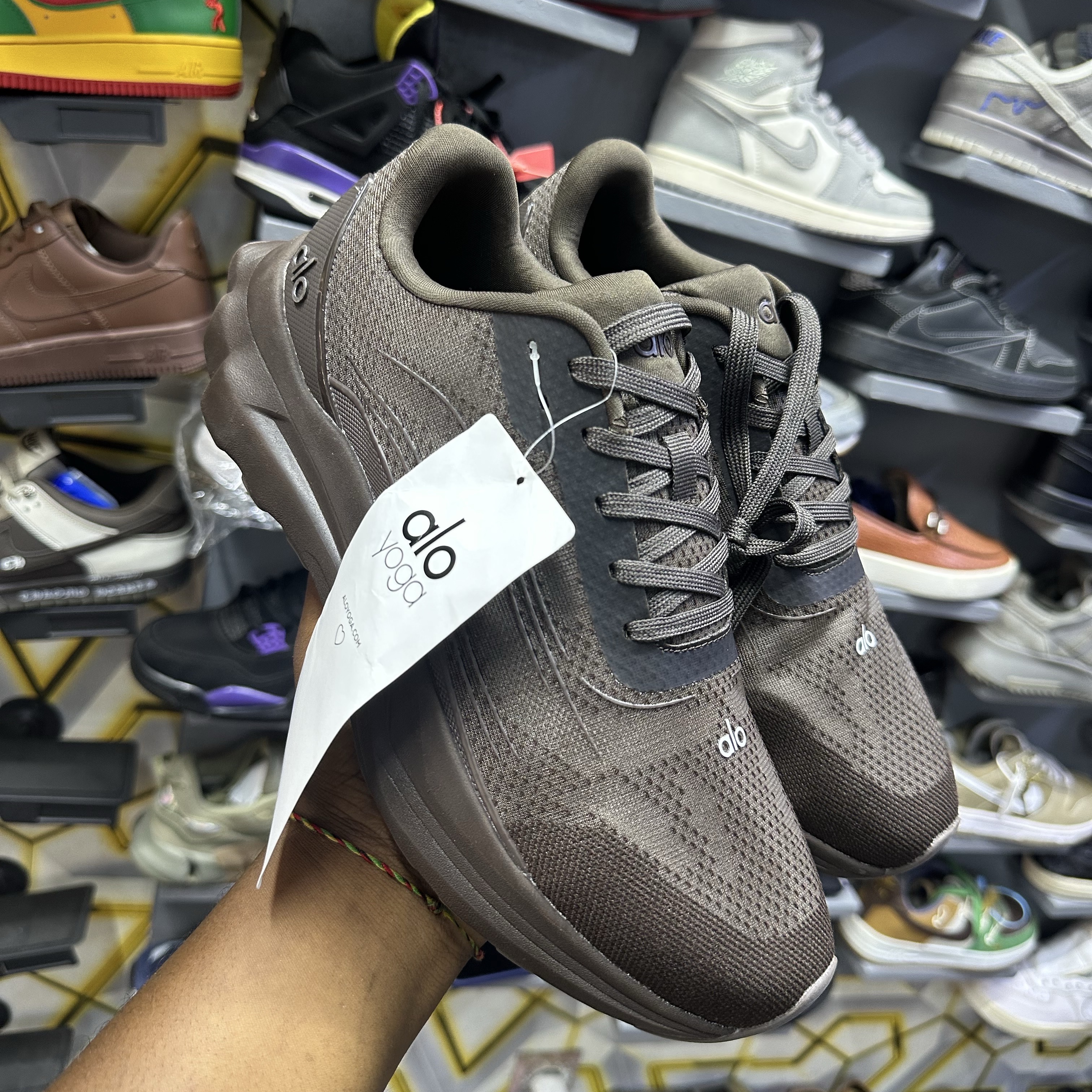 Product image attachment 2 - Alo yoga runner original