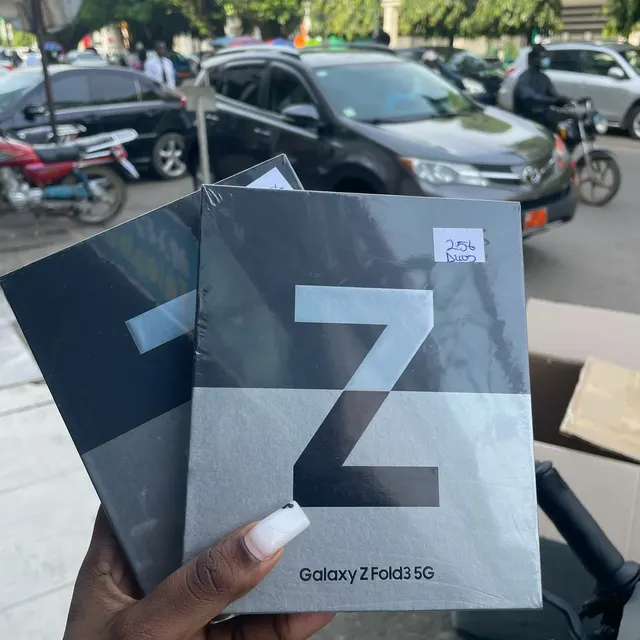 Image of SAMSUNG GALAXY ZFOLD3 5G 256G 🇺🇸