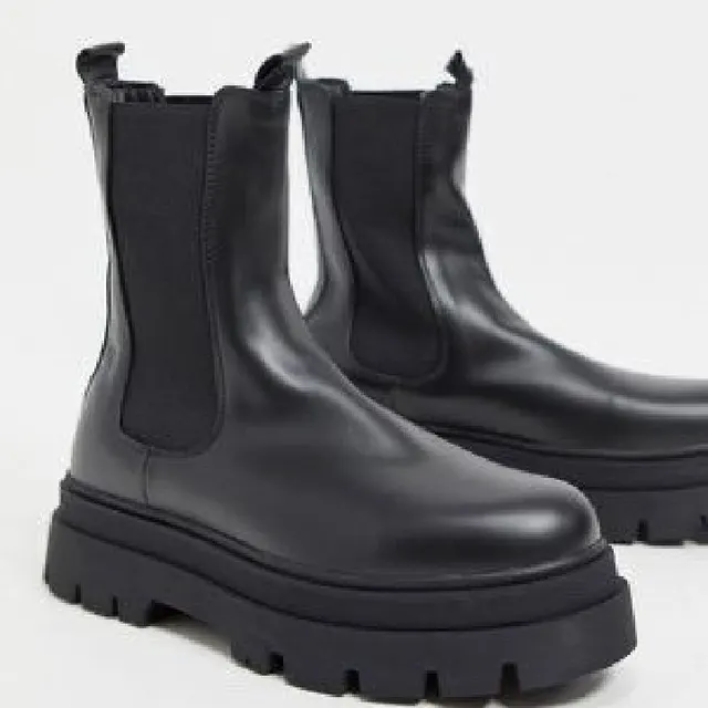 Image de bottes homme noir ciré