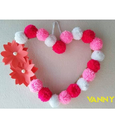 Photo 1 du produit - Couronne de fleurs- rose, rose foncé & blanc