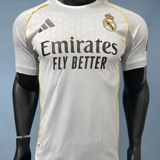 Photo 1 du produit  - MAILLOT RÉAL MADRID BLANC ET NOIR 2025/2026