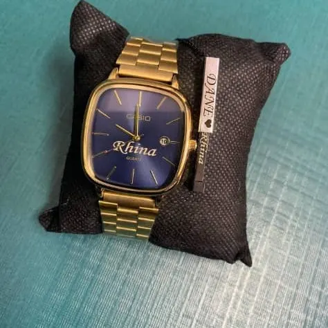 Image de casio et collier personnalisé