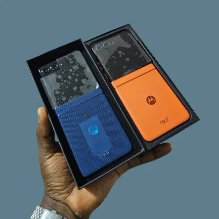 Product image attachment 1 - MOTOROLA RAZR 2024 256/12