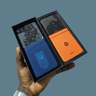 Product image attachment 1 - MOTOROLA RAZR 2024 256/12
