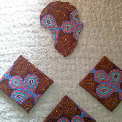 Photo 1 du produit - Galerie de mur en tissu africain