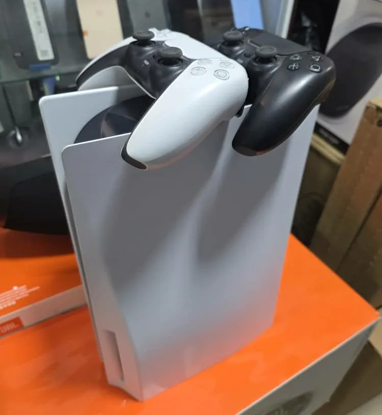 Product image attachment 1 - PLAYSTATION 5 2 MANETTE 2 JEUX 1 TERA