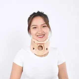 Photo 1 du produit  - collier cervicale adultes