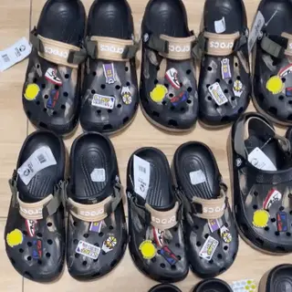 Product image attachment 2 - Crocs