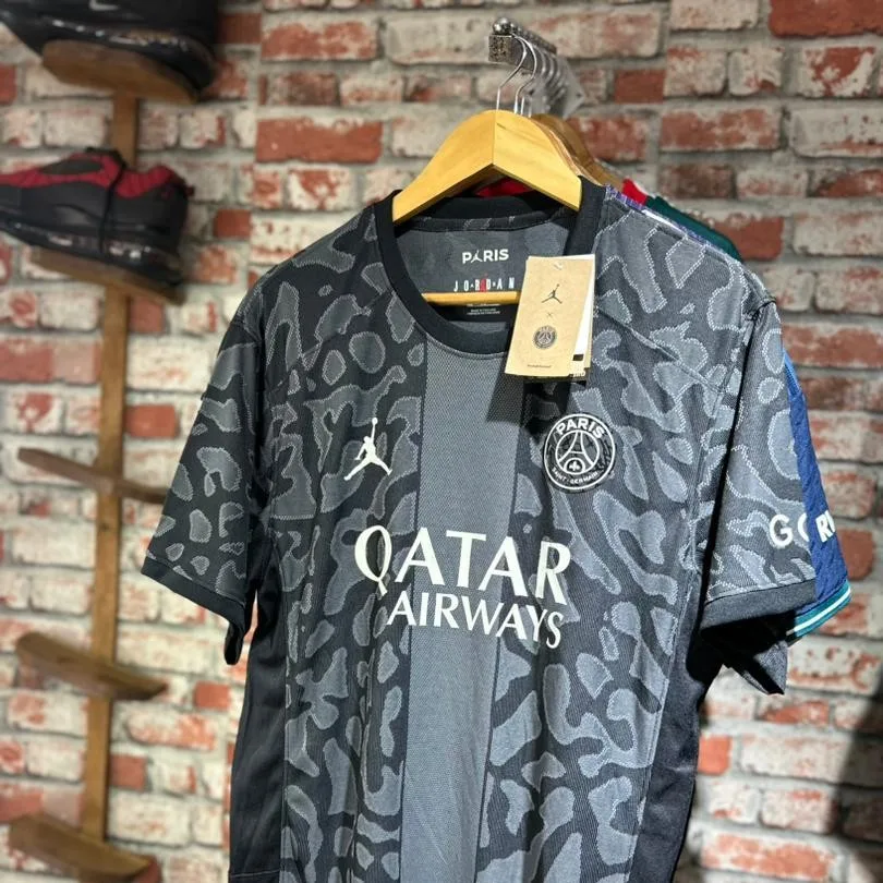 Photo 1 du produit - Maillot extérieur de Paris SG