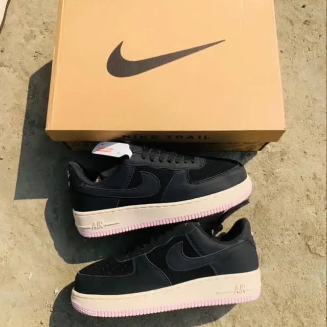 Image de Nike AIR FORCE 1