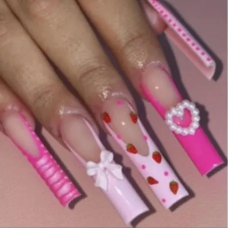 Image de Presse manucure française sur les ongles