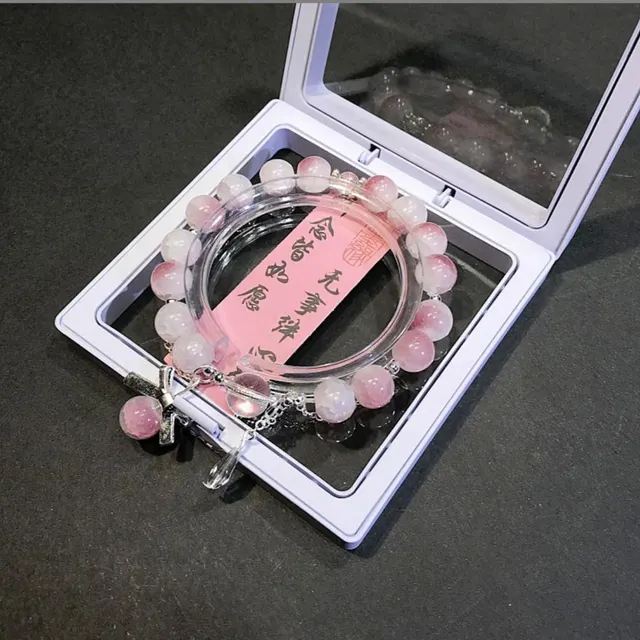 Image de Boxed charm bracelets