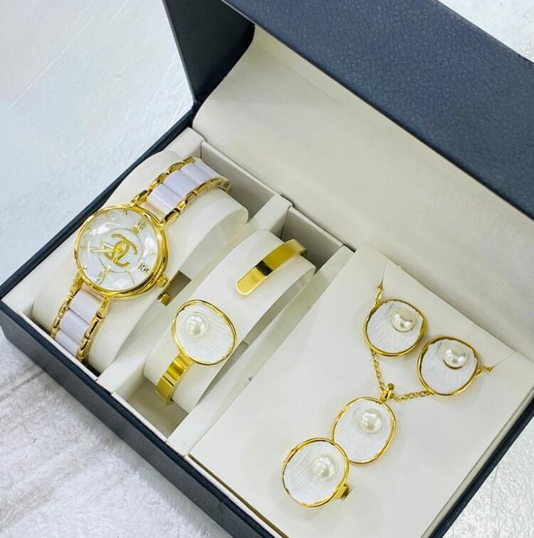 Product image attachment 3 - watch