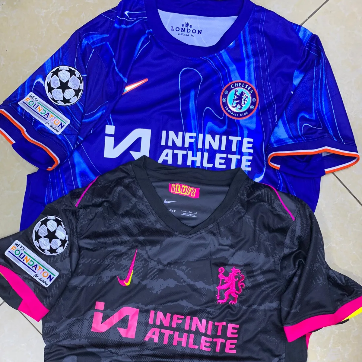 Photo 1 du produit - maillot Chelsea domicile et extérieur
