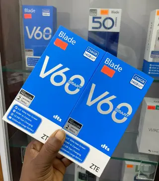 Photo 1 du produit  - ZTE BLADE V60 - 256G HDD - 14G RAM