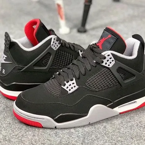 Image de Nike Air Jordan Rétro 4