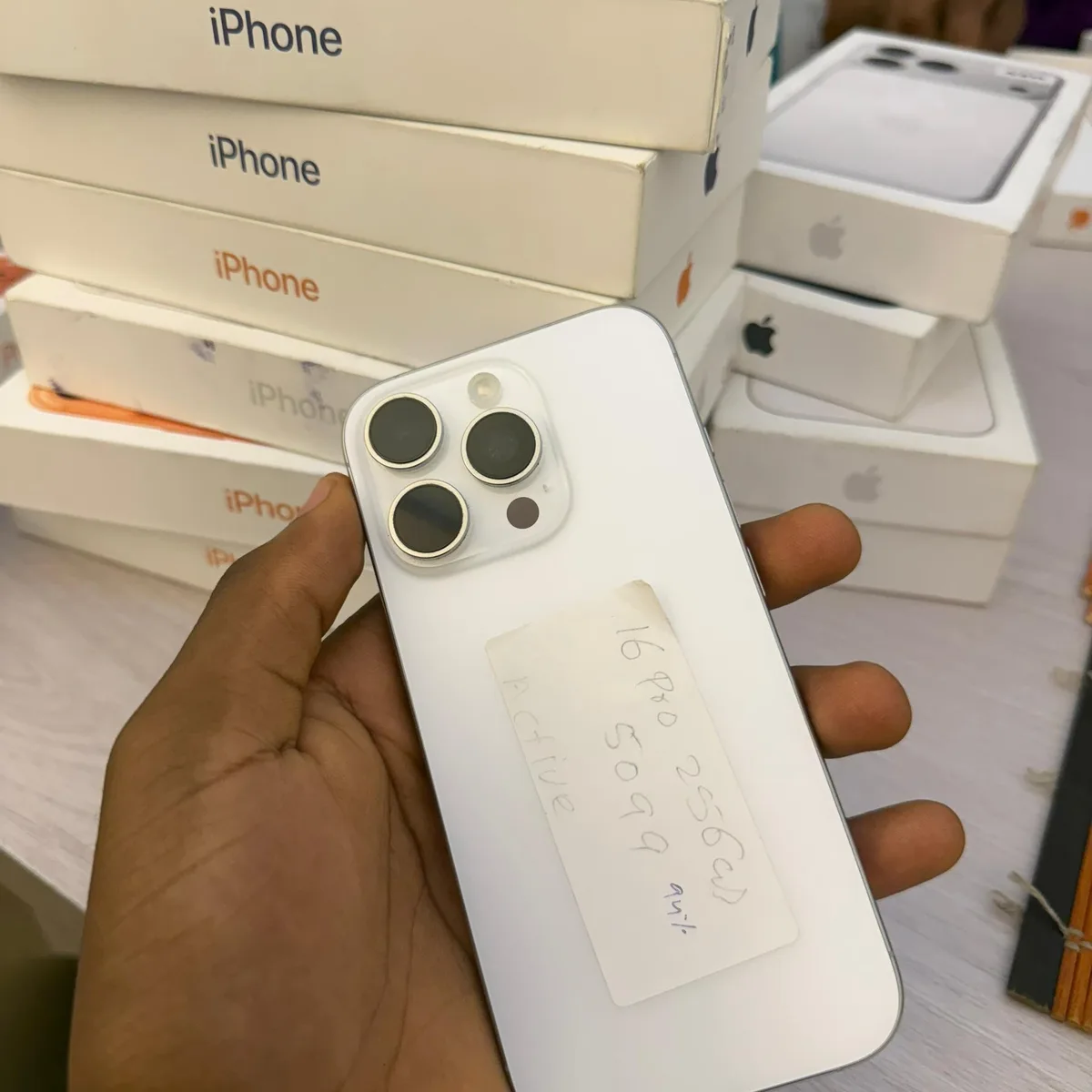 Product image attachment 1 - IPHONE 16 PRO 256G