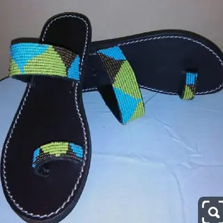 Photo 1 du produit  - Babouches noires Afritude
