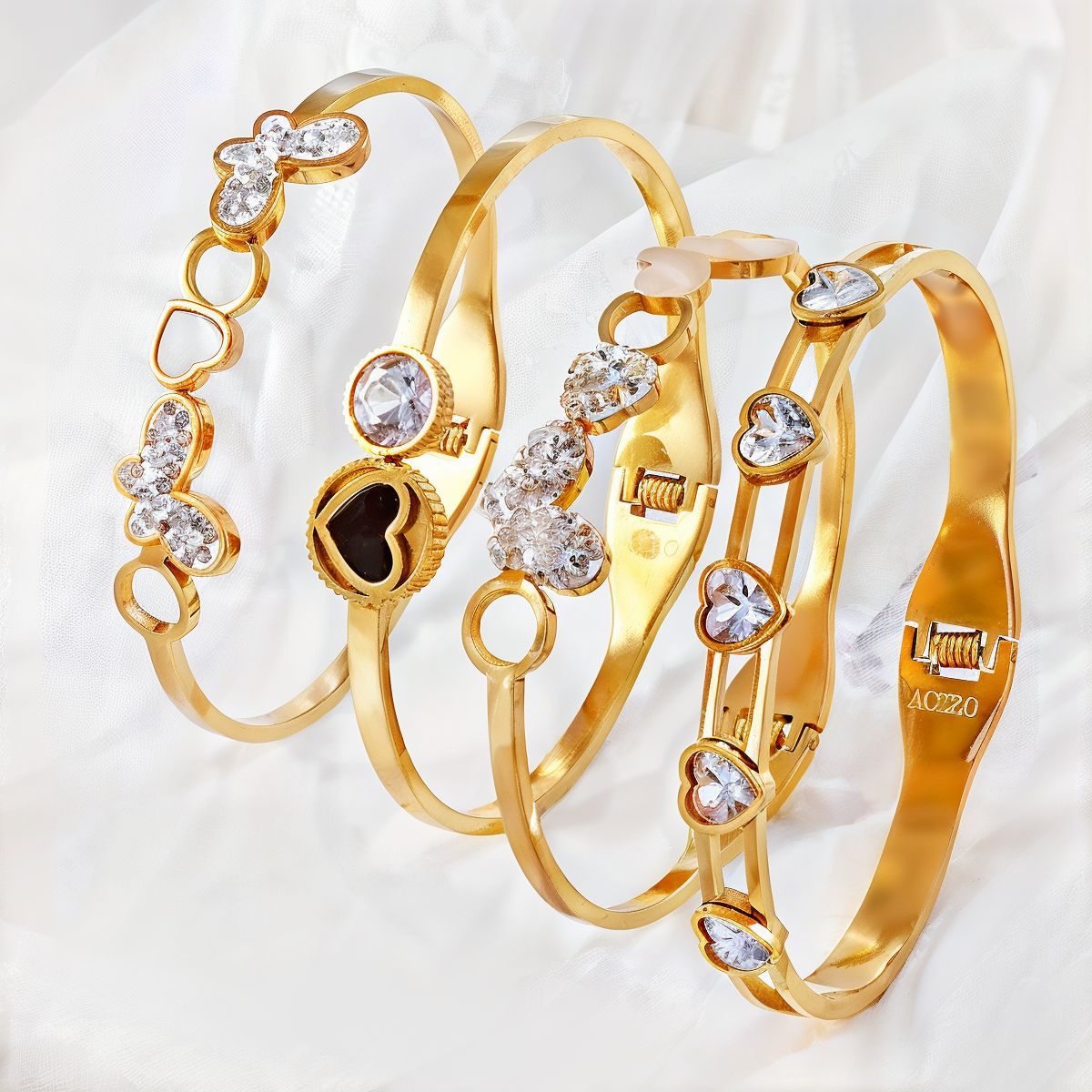 Photo 4 du produit - Stainless steel gold bracelets