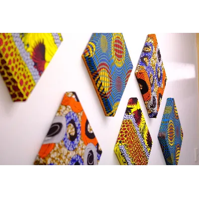 Photo 1 du produit - Galerie de mur en tissu africain