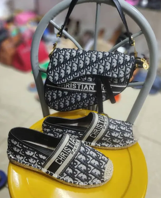 Image de Chaussures et sac pour dames