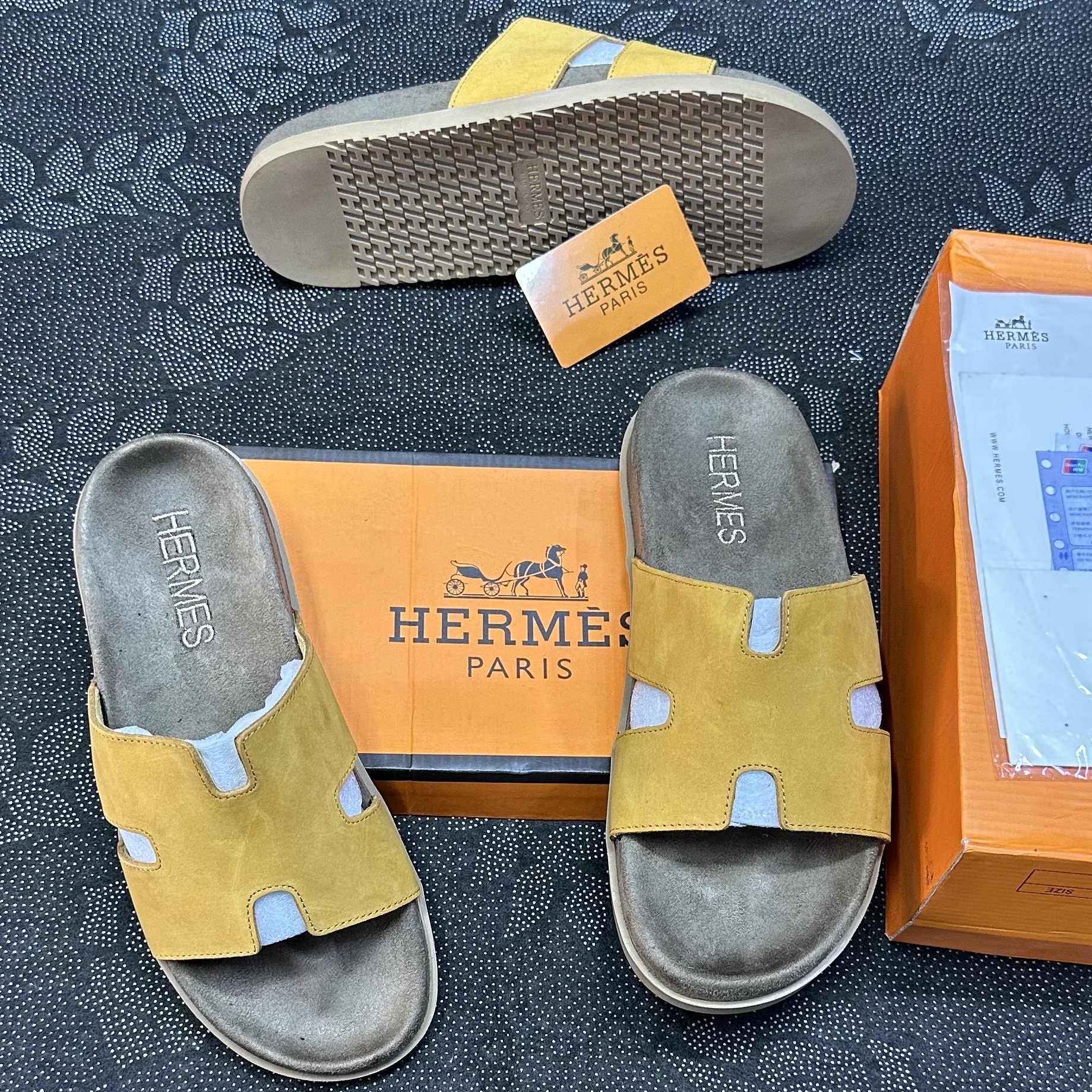 Product image attachment 3 - babouche Hermes