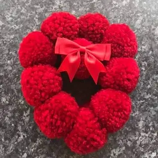 Product image attachment 1 - Wreath -red