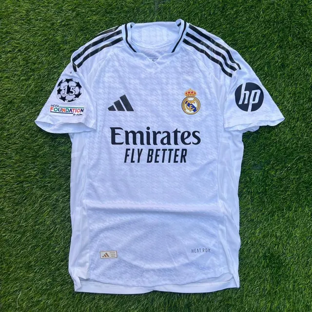 Image de maillot real Madrid  domicil et extérieur